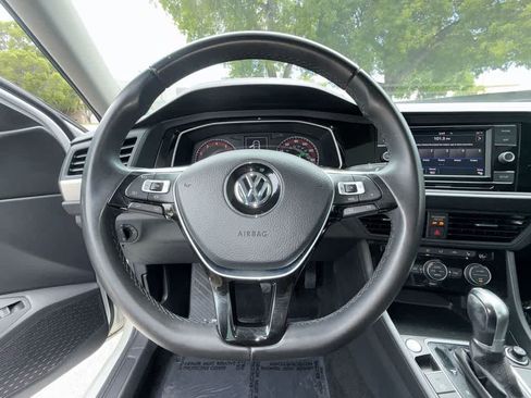 Used 2019 Volkswagen Jetta SE FWD image 15