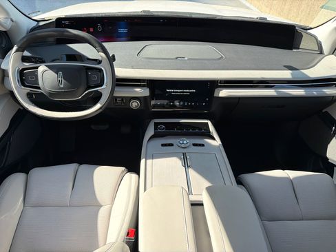 New 2026 Lincoln Navigator Reserve AWD/4WD image 21