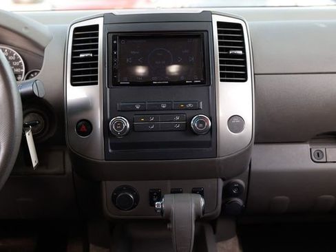 Used 2012 Nissan Frontier SL image 37