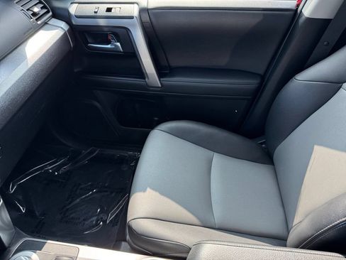 Certified 2020 Toyota 4Runner SR5 Premium AWD/4WD image 30