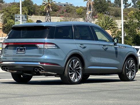 New 2026 Lincoln Aviator Reserve w/ Luxury Package RWD image 3