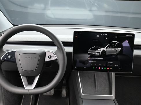 Used 2026 Tesla Model Y AWD image 20