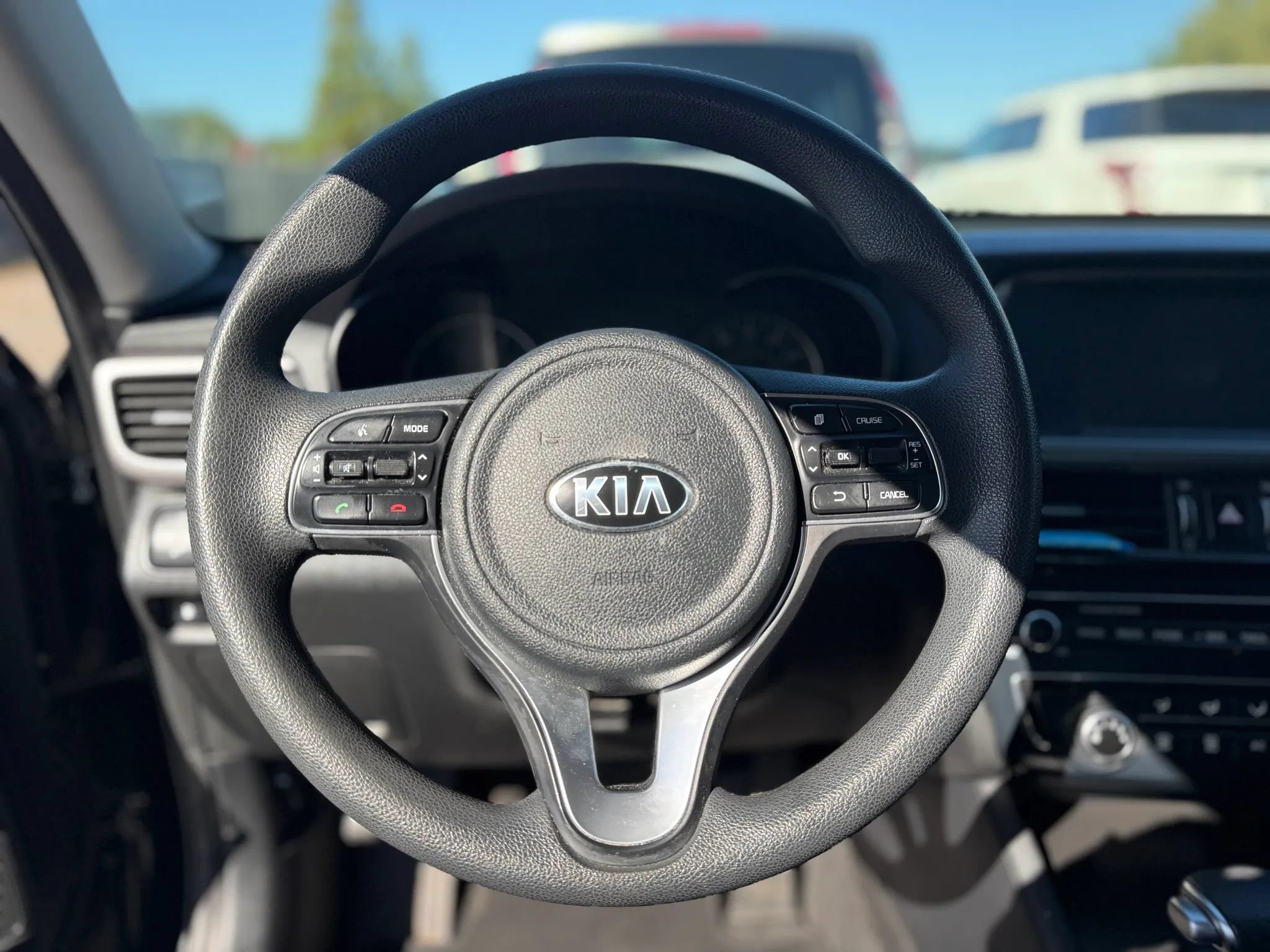 Used 2018 Kia Optima LX w/ 17" Alloy Wheels Package FWD image 24