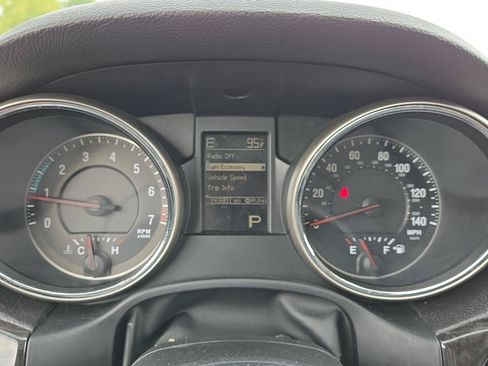 Used 2012 Jeep Grand Cherokee Laredo w/ Laredo E Group RWD image 18