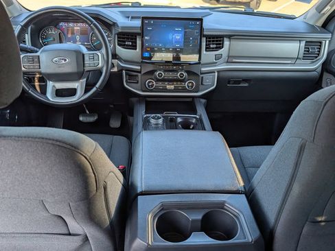 Used 2024 Ford Expedition XLT AWD/4WD image 17