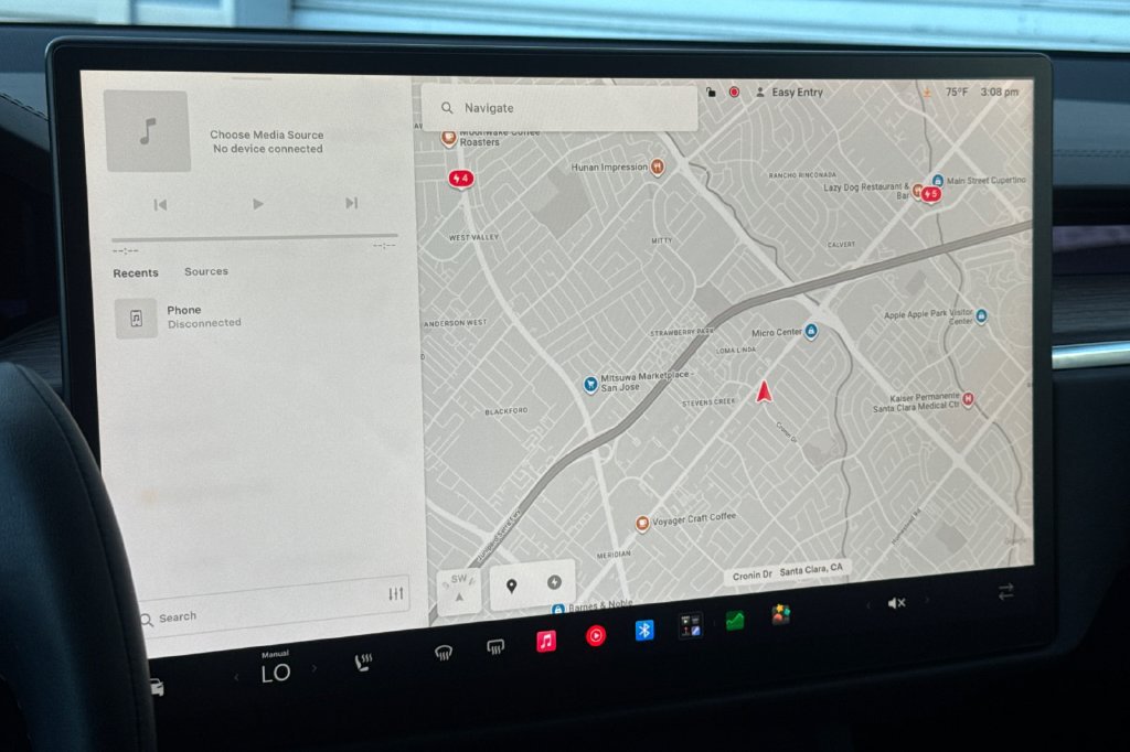 Used 2022 Tesla Model X AWD/4WD image 18