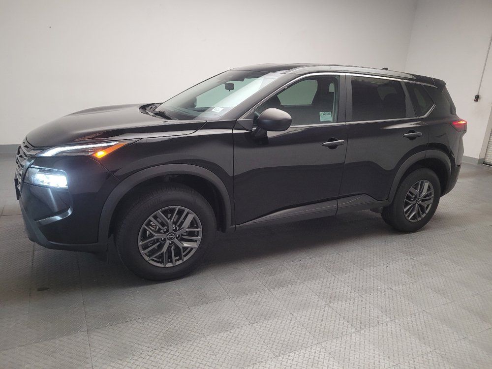 Used 2024 Nissan Rogue S FWD image 2