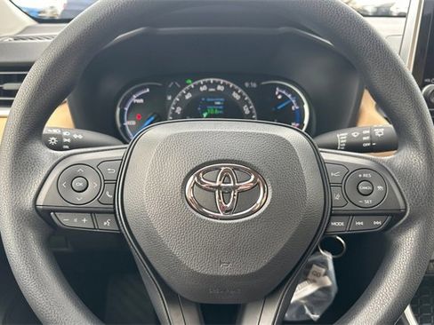 Used 2025 Toyota RAV4 LE image 20