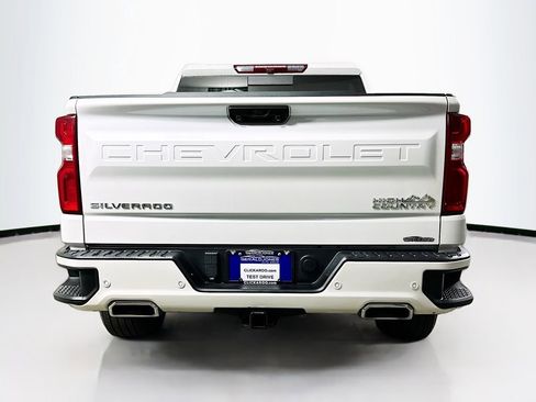 Used 2022 Chevrolet Silverado 1500 High Country w/ High Country Premium Package AWD/4WD image 15