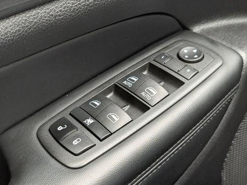 Certified 2022 Jeep Grand Cherokee Laredo X image 21