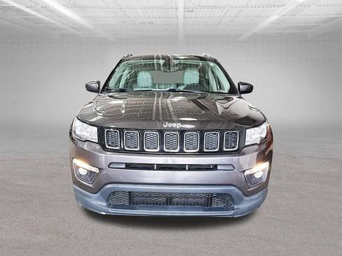 Used 2019 Jeep Compass Latitude w/ Popular Equipment Group FWD image 4
