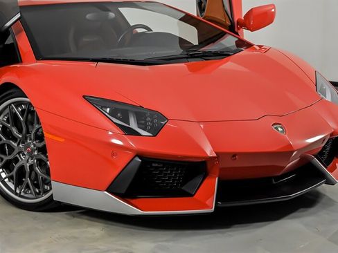 Used 2017 Lamborghini Aventador LP 700-4 AWD/4WD image 3