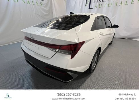 Used 2024 Hyundai Elantra SE FWD image 7
