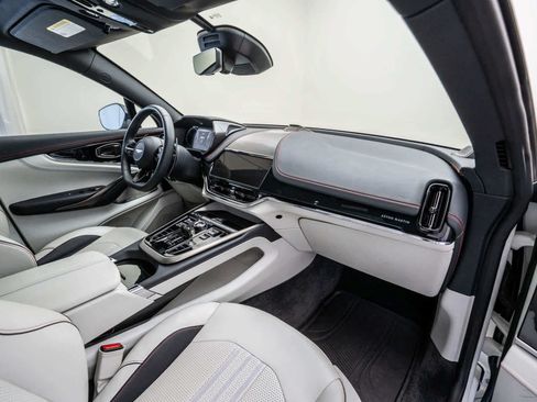 Used 2025 Aston Martin DBX 707 AWD/4WD image 15