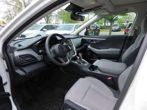 Used 2024 Subaru Outback Premium AWD/4WD image 2