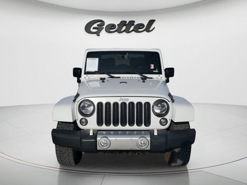 Used 2015 Jeep Wrangler Sahara w/ Dual Top Group AWD/4WD image 2