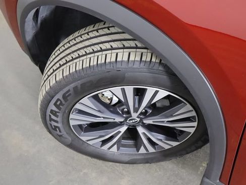 Used 2023 Nissan Rogue SV FWD image 38