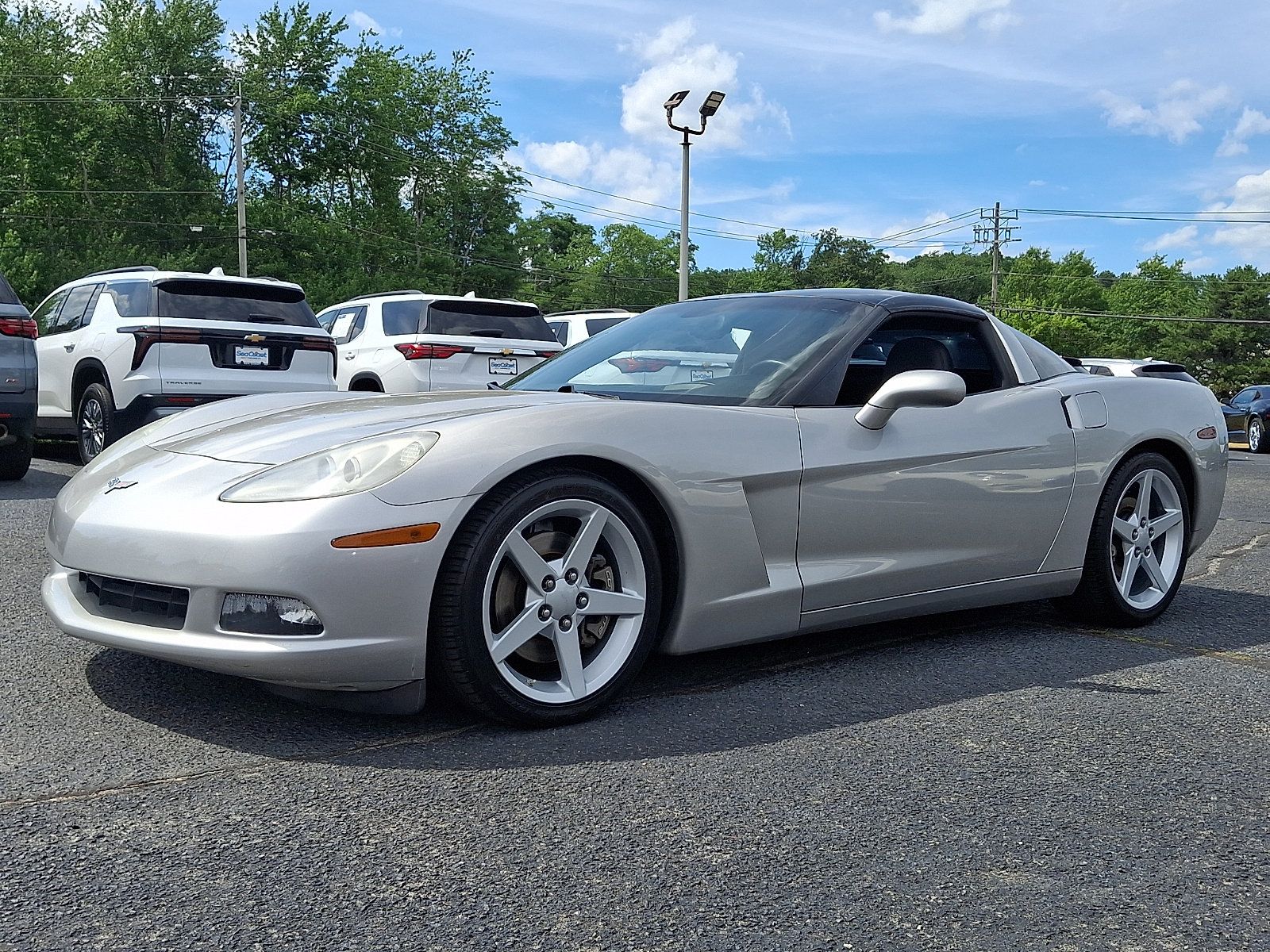 Used 2005 Chevrolet Corvette Coupe w/ Preferred Equipment Group RWD image 3