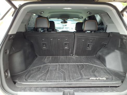 Used 2022 GMC Terrain AT4 w/ LPO, Floor Liner Package AWD/4WD image 28