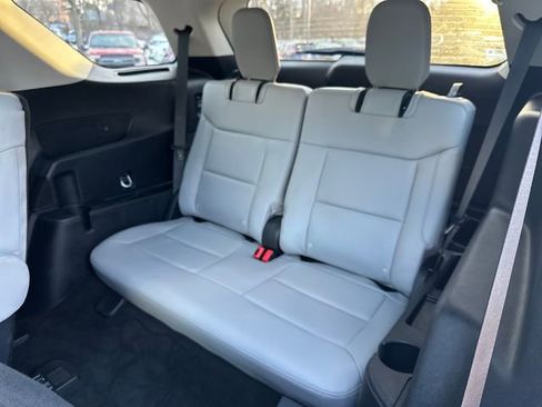 Used 2025 Ford Explorer Active w/ Active Comfort Package image 25