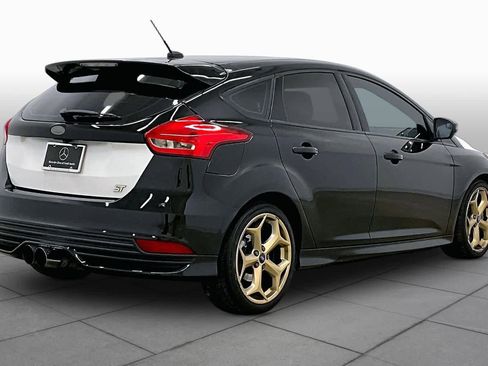 Used 2018 Ford Focus ST FWD image 13