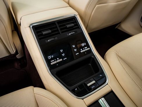 Used 2023 Porsche Panamera Platinum Edition image 58