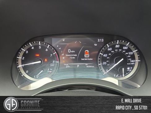 Used 2021 Toyota Highlander XLE image 15