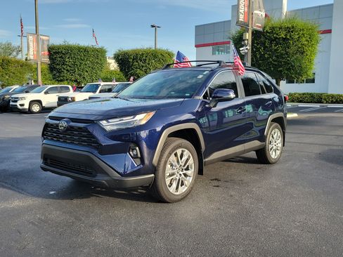 Used 2025 Toyota RAV4 XLE Premium w/ Weather Package AWD/4WD image 6