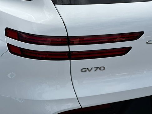 Used 2023 Genesis GV70 2.5T w/ Sport Prestige Package AWD/4WD image 34