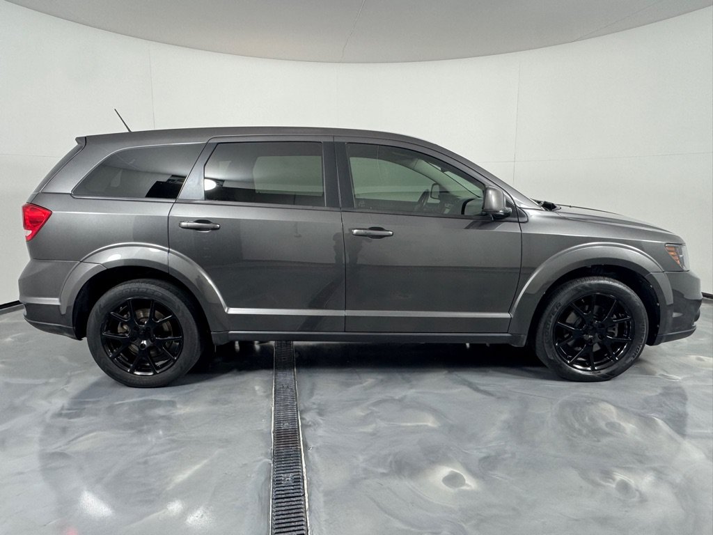 Used 2017 Dodge Journey GT w/ Driver Convenience Group FWD image 4