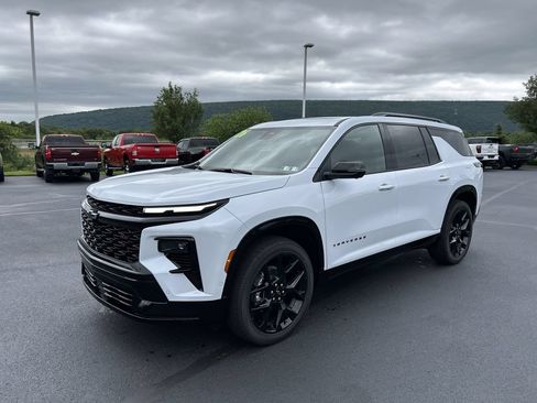 New 2026 Chevrolet Traverse RS w/ LPO, Floor Liner Package AWD/4WD image 3
