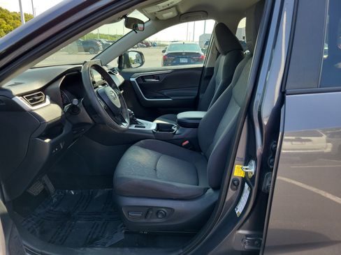 Certified 2021 Toyota RAV4 XLE FWD image 17