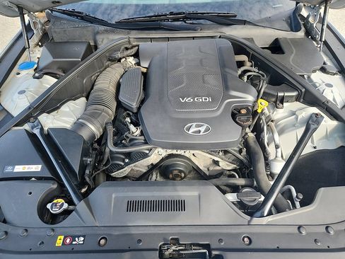 Used 2016 Hyundai Genesis 3.8 w/ Option Group 04 AWD/4WD image 29