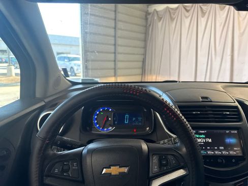 Used 2015 Chevrolet Trax LTZ FWD image 16