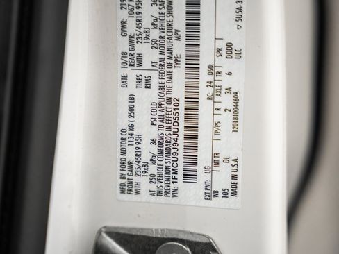 Used 2018 Ford Escape Titanium w/ Ford Safe & Smart Package image 41