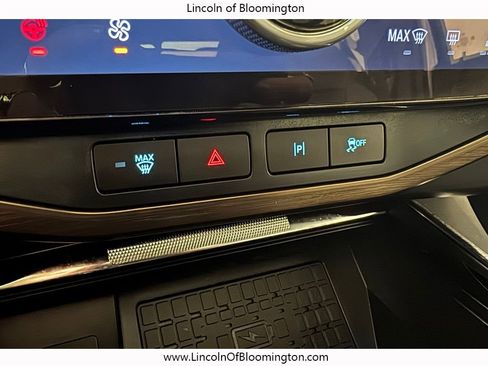 Used 2025 Ford F150 Lightning Lariat image 58