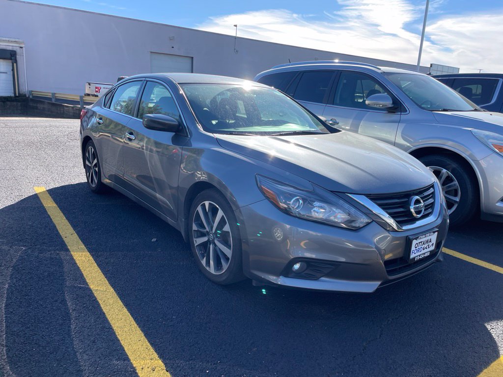 Used 2016 Nissan Altima 3.5 SR FWD image 1