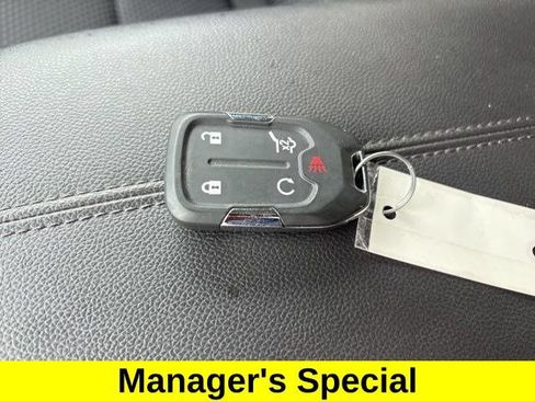 Used 2024 GMC Terrain SLE w/ Driver Convenience Package FWD image 50
