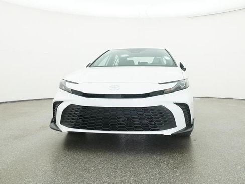 New 2026 Toyota Camry SE image 3