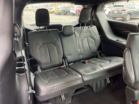 Used 2021 Chrysler Pacifica Touring-L w/ S Appearance Package image 26