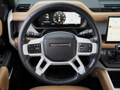 Used 2025 Land Rover Defender 110 S AWD/4WD image 27