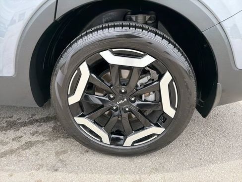 Certified 2024 Kia Telluride EX w/ EX Captain's Chair Package FWD image 31