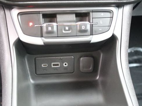 Used 2022 GMC Terrain SLE FWD image 31