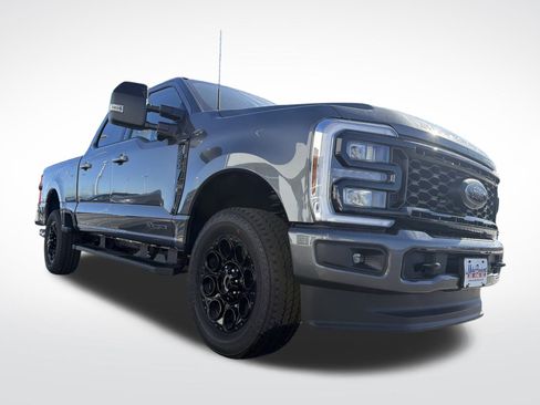 Used 2026 Ford F350 Lariat w/ Black Appearance Package image 5