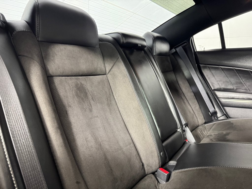 Used 2018 Dodge Charger R/T w/ Plus Group RWD image 25