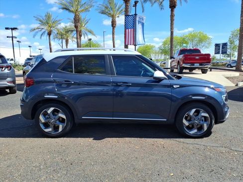 Certified 2025 Hyundai Venue Limited image 4