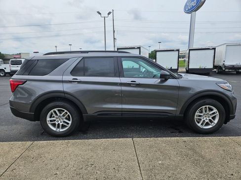 New 2026 Ford Explorer Active AWD/4WD image 5
