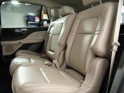 Certified 2021 Lincoln Aviator AWD w/ Elements Package image 14