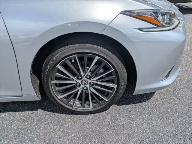 Certified 2023 Lexus ES 300h w/ Premium Package FWD image 12