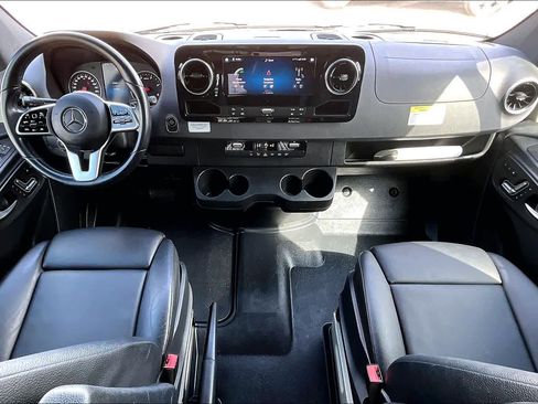Used 2023 Mercedes-Benz Sprinter 2500 image 16